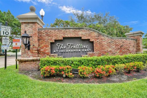 Condo in Plantation, Florida, 2 bedrooms  № 1230202 - photo 1