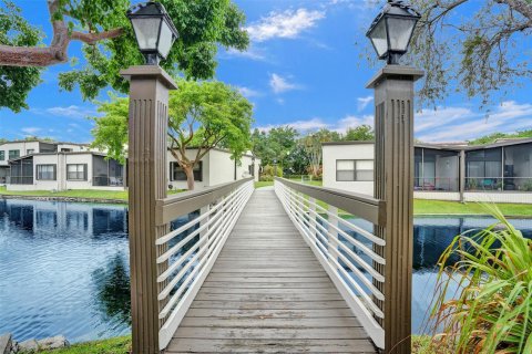 Copropriété à vendre à Plantation, Floride: 2 chambres, 151.43 m2 № 1230202 - photo 7