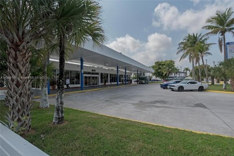 Tienda en alquiler en Miami, Florida № 455548 - foto 5