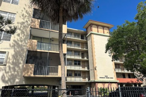 Купить кондоминиум в Норт-Майами, Флорида 1 спальня, 67.35м2, № 920619 - фото 1