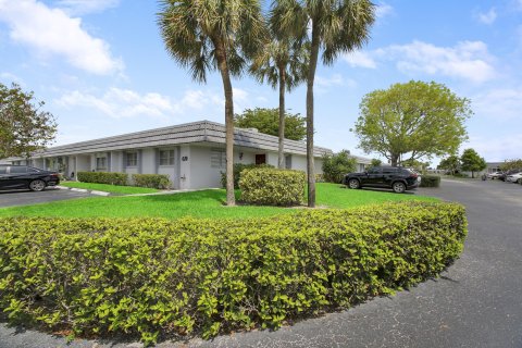 Villa ou maison à vendre à West Palm Beach, Floride: 2 chambres, 123.37 m2 № 1172568 - photo 6