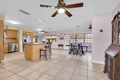 Casa en venta en Saint Petersburg, Florida, 3 dormitorios, 164.25 m2 № 1326234 - foto 14