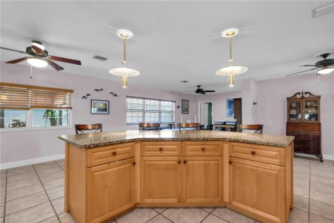 Casa en venta en Saint Petersburg, Florida, 3 dormitorios, 164.25 m2 № 1326234 - foto 11