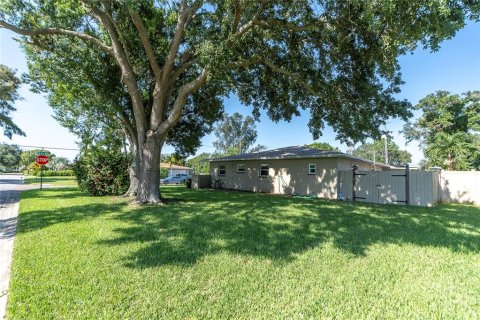 House in Saint Petersburg, Florida 3 bedrooms, 164.25 sq.m. № 1326234 - photo 6