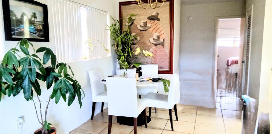 Condo in Miami, Florida, 1 bedroom  № 1270879