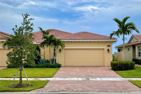 Villa ou maison à vendre à Port St. Lucie, Floride: 3 chambres, 150.5 m2 № 1291573 - photo 2