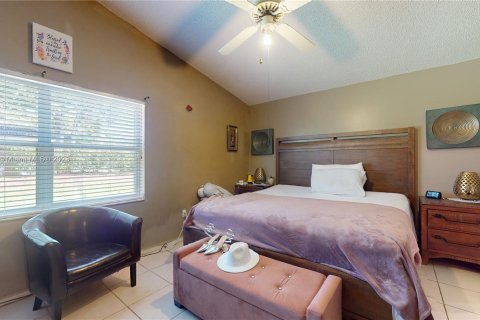Casa en venta en Homestead, Florida, 3 dormitorios, 138.24 m2 № 783697 - foto 14
