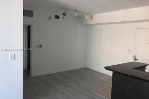 Condominio en venta en Miami, Florida, 2 dormitorios, 108.6 m2 № 643022 - foto 16