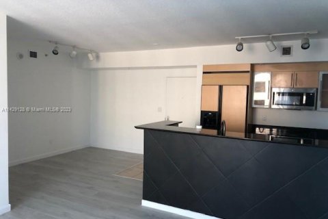 Condominio en venta en Miami, Florida, 2 dormitorios, 108.6 m2 № 643022 - foto 15