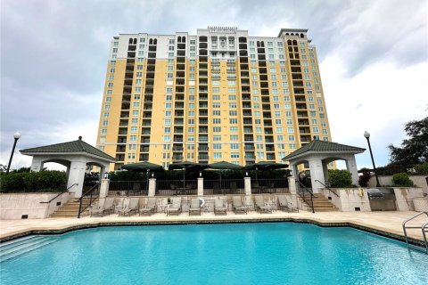 Condominio en alquiler en Tampa, Florida, 2 dormitorios, 103.59 m2 № 1364643 - foto 1