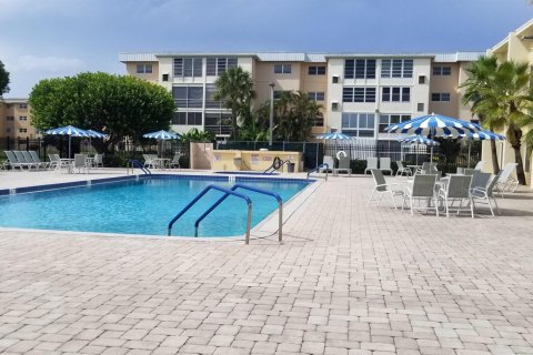 Condominio en venta en Boynton Beach, Florida, 2 dormitorios, 91.23 m2 № 1154296 - foto 15