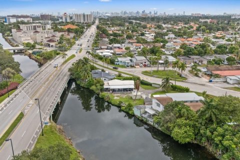 Villa ou maison à vendre à Miami, Floride: 2 chambres, 100.15 m2 № 1404343 - photo 9