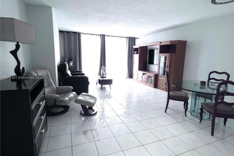 Copropriété à vendre à Miami, Floride: 2 chambres, 122.17 m2 № 1404249 - photo 3