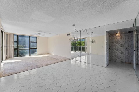 Condominio en venta en Aventura, Florida, 2 dormitorios, 106.19 m2 № 1404342 - foto 2