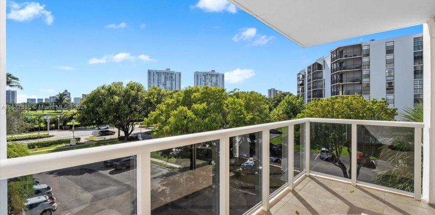 Condominio en Aventura, Florida, 2 dormitorios  № 1404342