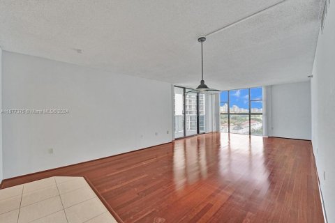 Condo in Aventura, Florida, 2 bedrooms  № 1404344 - photo 19