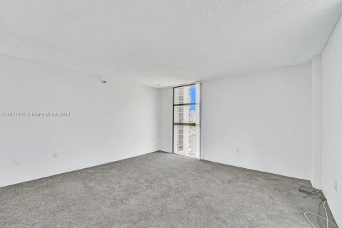 Condo in Aventura, Florida, 2 bedrooms  № 1404344 - photo 28