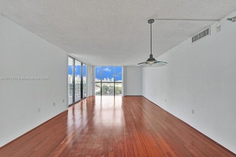 Condo in Aventura, Florida, 2 bedrooms  № 1404344 - photo 18