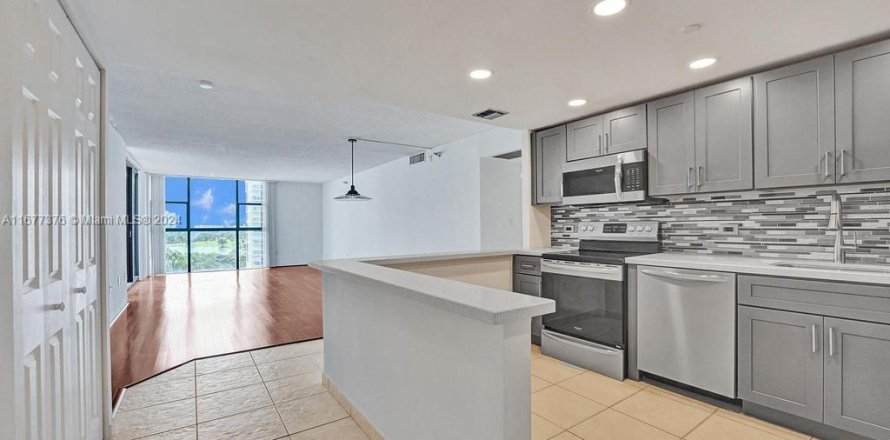 Condominio en Aventura, Florida, 2 dormitorios  № 1404344