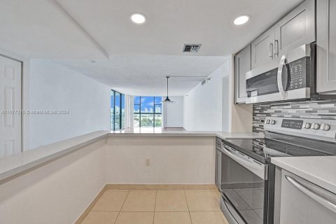 Condominio en venta en Aventura, Florida, 2 dormitorios, 112.78 m2 № 1404344 - foto 10