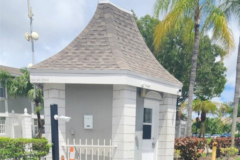 Copropriété à vendre à Miami, Floride: 2 chambres, 98.48 m2 № 1404294 - photo 2