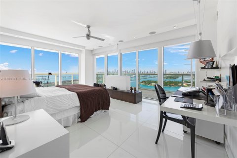 Condo in Miami Beach, Florida, 3 bedrooms  № 1372871 - photo 21