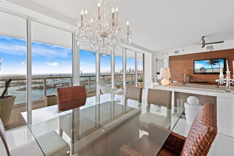 Copropriété à vendre à Miami Beach, Floride: 3 chambres, 199.28 m2 № 1372871 - photo 12