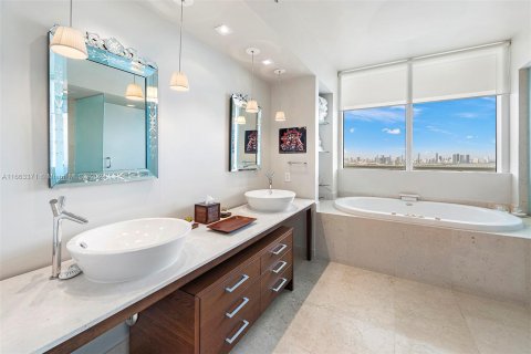 Copropriété à vendre à Miami Beach, Floride: 3 chambres, 199.28 m2 № 1372871 - photo 23