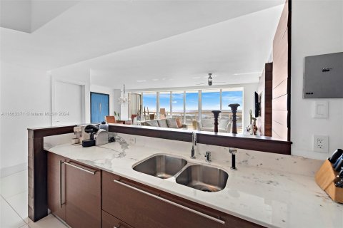 Condominio en venta en Miami Beach, Florida, 3 dormitorios, 199.28 m2 № 1372871 - foto 16