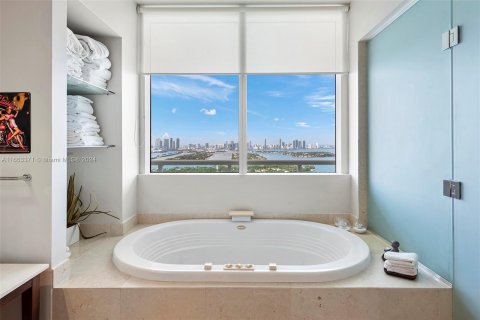 Condo in Miami Beach, Florida, 3 bedrooms  № 1372871 - photo 24