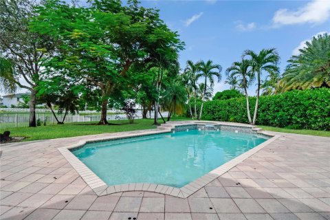 Casa en venta en Miramar, Florida, 5 dormitorios, 312.24 m2 № 1372830 - foto 7