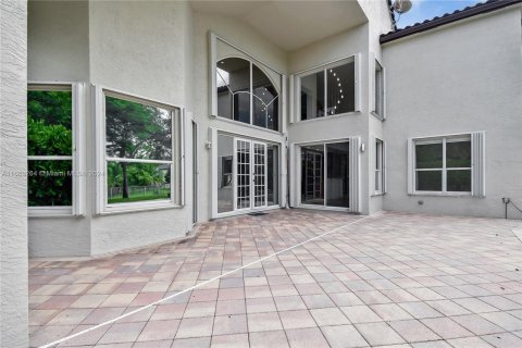 Villa ou maison à vendre à Miramar, Floride: 5 chambres, 312.24 m2 № 1372830 - photo 13