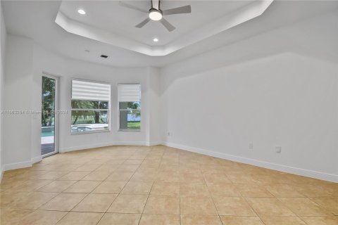 Villa ou maison à vendre à Miramar, Floride: 5 chambres, 312.24 m2 № 1372830 - photo 21