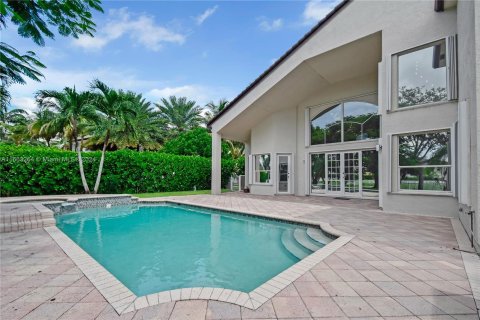 Villa ou maison à vendre à Miramar, Floride: 5 chambres, 312.24 m2 № 1372830 - photo 9