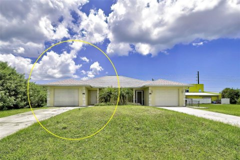 Duplex à vendre à Englewood, Floride: 2 chambres, 95.97 m2 № 1296795 - photo 2