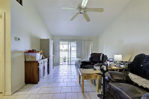 Duplex in Englewood, Florida 2 bedrooms, 95.97 sq.m. № 1296795 - photo 18