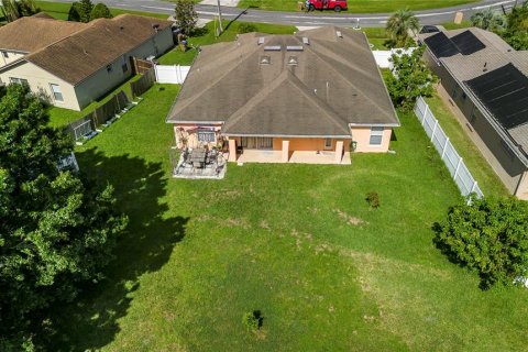 Villa ou maison à vendre à Kissimmee, Floride: 4 chambres, 193.33 m2 № 1296875 - photo 3