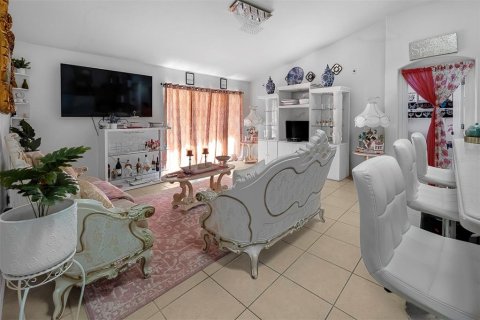 Villa ou maison à vendre à Kissimmee, Floride: 4 chambres, 193.33 m2 № 1296875 - photo 17