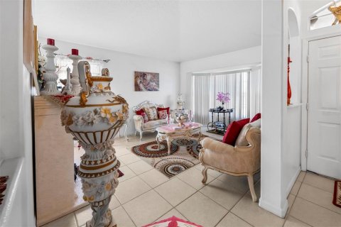 Villa ou maison à vendre à Kissimmee, Floride: 4 chambres, 193.33 m2 № 1296875 - photo 8