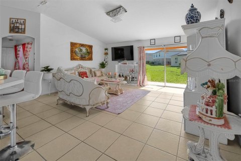 Villa ou maison à vendre à Kissimmee, Floride: 4 chambres, 193.33 m2 № 1296875 - photo 18