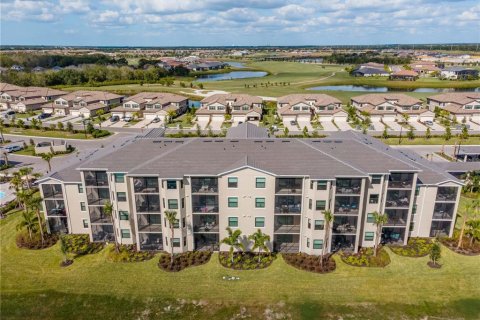 Copropriété à louer à Bradenton, Floride: 2 chambres, 107.21 m2 № 214685 - photo 1