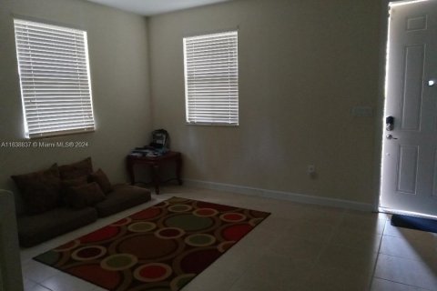 House in Miami, Florida 4 bedrooms, 245.26 sq.m. № 1316049 - photo 5