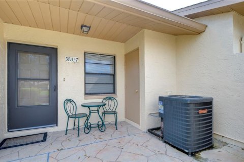 Condo in Zephyrhills, Florida, 2 bedrooms  № 1382522 - photo 25