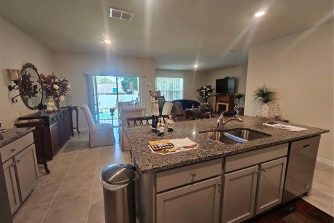 Casa en venta en Deltona, Florida, 4 dormitorios, 169.83 m2 № 1382455 - foto 13