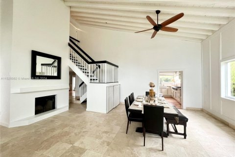 Villa ou maison à vendre à North Miami Beach, Floride: 4 chambres, 377 m2 № 986271 - photo 13