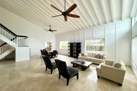 Villa ou maison à vendre à North Miami Beach, Floride: 4 chambres, 377 m2 № 986271 - photo 11