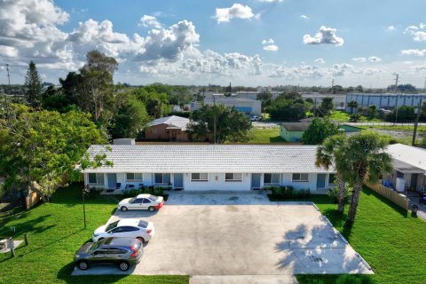Купить коммерческую недвижимость в Форт-Пирс, Флорида 285.21м2, № 956628 - фото 25
