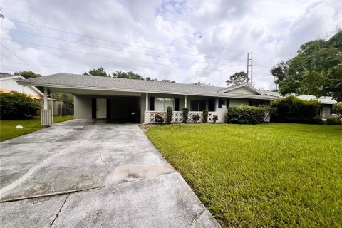 House in Winter Park, Florida 4 bedrooms, 130.62 sq.m. № 1357997 - photo 1