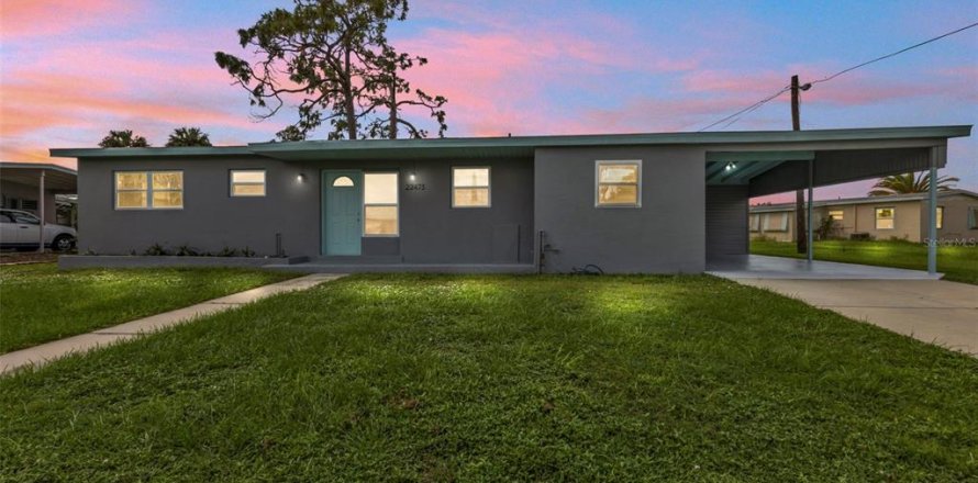 House in Port Charlotte, Florida 3 bedrooms, 120.96 sq.m. № 1367748