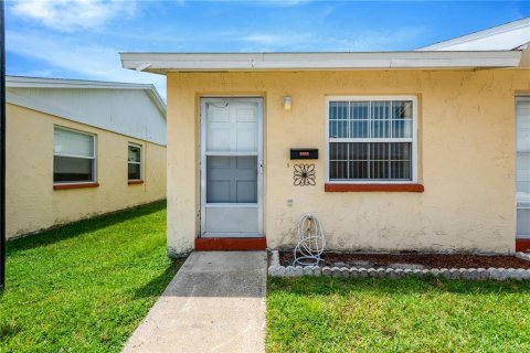 Copropriété à vendre à New Port Richey, Floride: 1 chambre, 50.17 m2 № 1303792 - photo 1